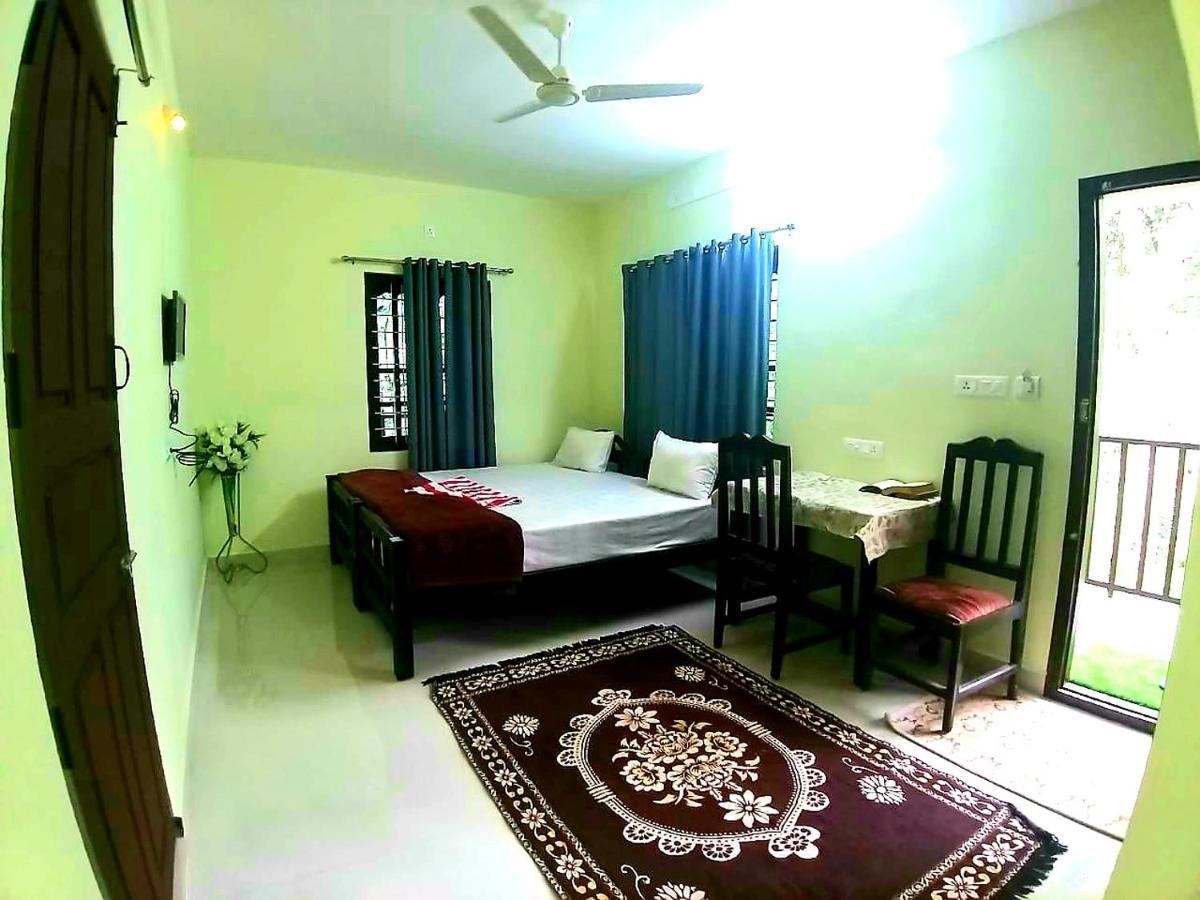 טקאדי Dean Dale Cottages חדר תמונה